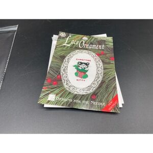 Vintage Designs for the Needle "Cat in Stocking" Lace Ornament Kit 3½"×5"‎